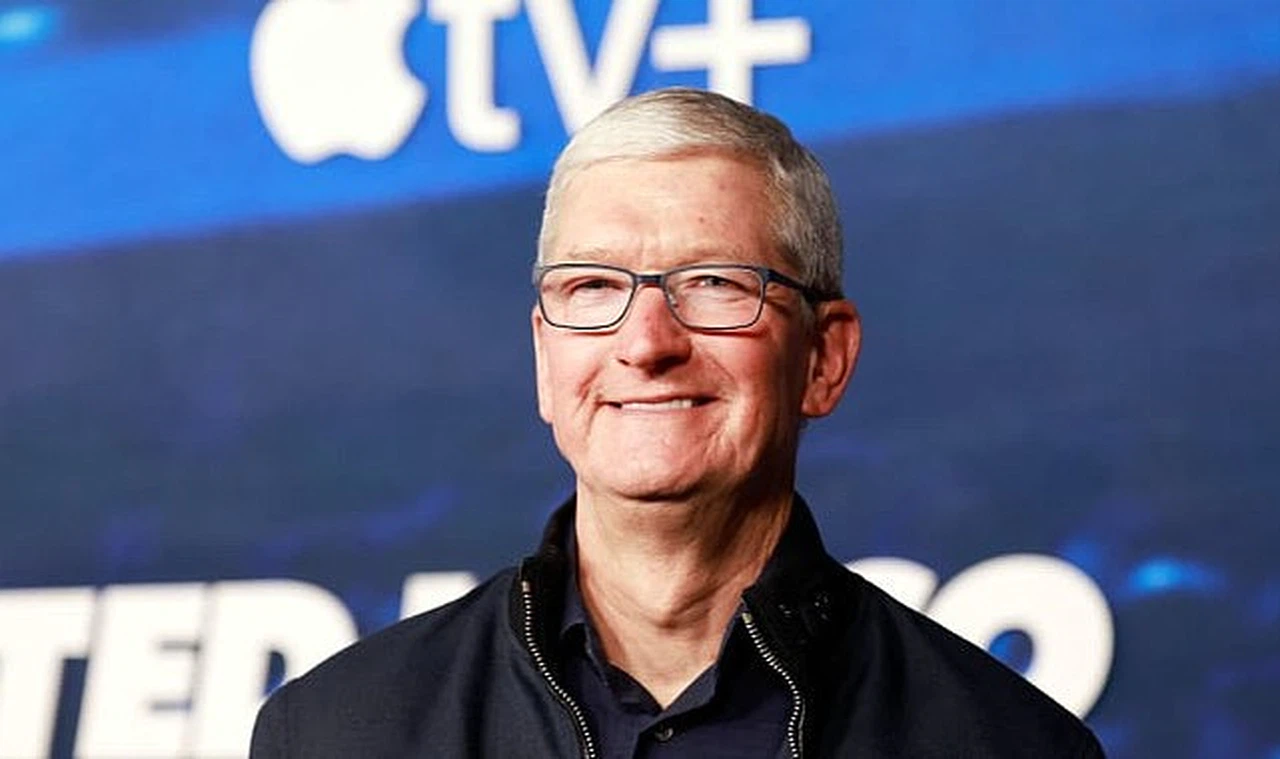 Tim Cook adına açılan sahte Instagram hesabı ortalığı karıştırdı: Apple Başkan yardımcıları bile gerçek sanıp takip etti!