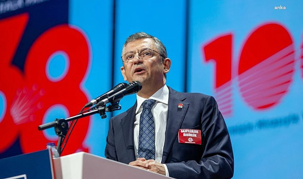 81 il başkanı ile bir araya gelen Özgür Özel: CHP'ye yakışır bir PM listesi yapacağız!