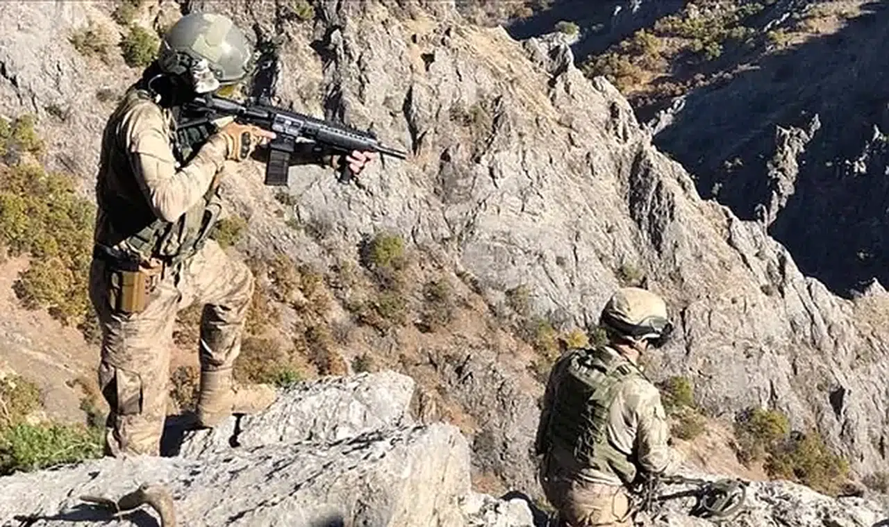 İkisi turuncu, ikisi gri kategoride olan dört terörist öldürüldü