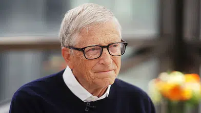 Bill Gates'ten yapay zeka uyarısı: "Kontrolü kaybedersek evcil hayvana dönüşürüz"