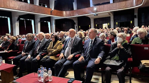 Emine Işınsu Roman ödülü sahiplerini buldu