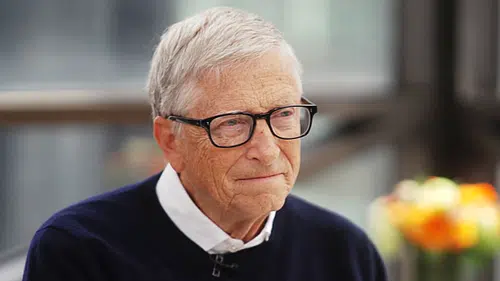 Bill Gates'ten yapay zeka uyarısı: "Kontrolü kaybedersek evcil hayvana dönüşürüz"