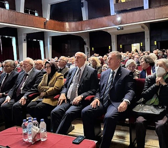 Emine Işınsu Roman ödülü sahiplerini buldu
