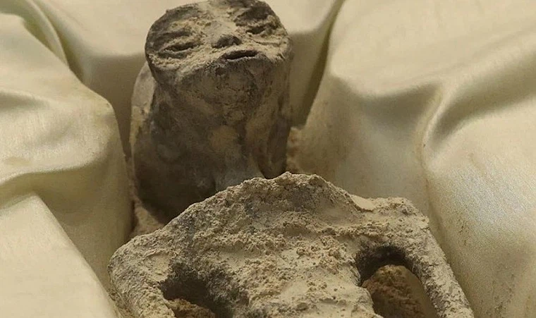Tüm dünyaya uzaylı denmişti, mumya çıktı! Siyaset ve bilim karşı karşıya: UFO ve antik varlıklar
