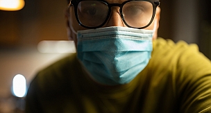 Maskeniz gözlüğünüzü buğulandırıyor mu? İşte Çözüm!