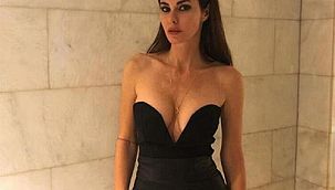 Defne Samyeli New York kareleriyle gençlere taş çıkarttı