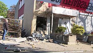 ATM'leri patlatıp soydular!