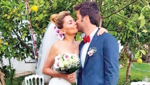 Evlilik yıldönümünü böyle kutladı!