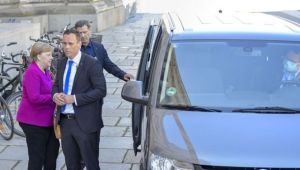 Merkel gerçekten o aracı mı kullanıyor? 