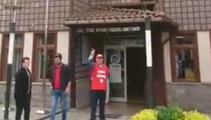 Belediye hoparlöründen 1 Mayıs Marşı