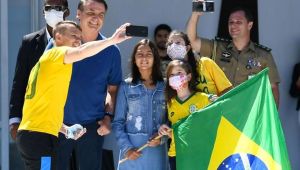 Brezilya lideri Bolsonaro şaşırtmaya devam ediyor