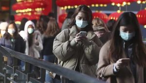 Çin'de 2. dalga büyüyor, yere tükürmek yasaklandı!