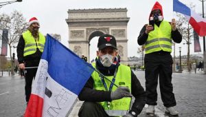 Fransa'da sarı yelekliler yeniden sokaklarda