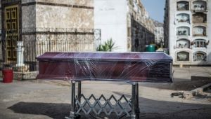 Peru'da belediye başkanı tabuta saklandı