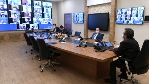 Vali, AKP'li başkanların toplantısını yönetti