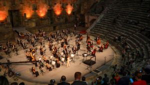Aspendos Antik Tiyatro'da büyükelçilere konser