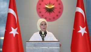 Emine Erdoğan İdlib'e 57 briket ev yardımında bulundu