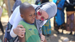 Gamze Özçelik'e 'Sınırsız İyilik Ödülü' 