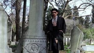 Mezarlıkta çekilen klibin sonu gözaltı oldu!