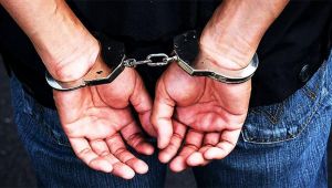 Rüşvet operasyonu! 10'u polis 14 kişi tutuklandı!