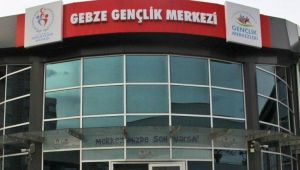 Şort giydiği için kütüphaneye alınmadı