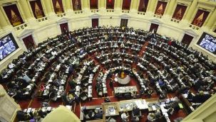 Arjtantin'de milletvekilleri 6 ay daha maaş almayacak