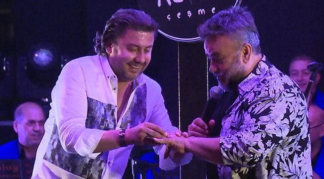 Bülent Serttaş'a hayranı 10 bin dolarlık yüzük hediye etti!