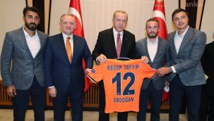 Erdoğan, şampiyon Başakşehir'i kabul etti