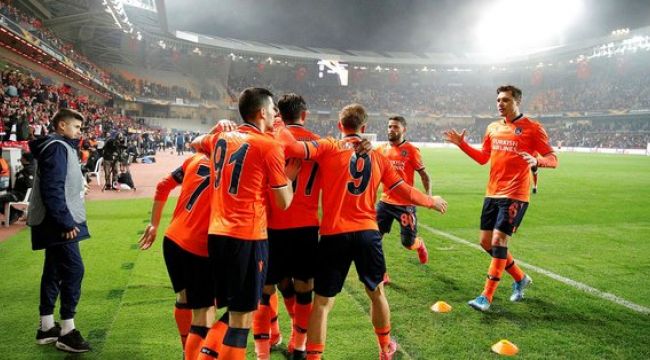 Medipol Başakşehir'den şampiyonluk yolunda dev adım