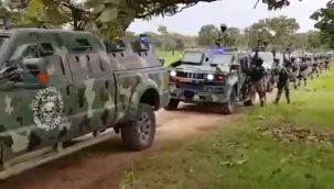 Meksika'da uyuşturucu kartelinin zırhlı araç konvoyu