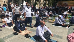 Muharrem İnce, Ayasofya'da vatandaşların arasında namaz kılacak