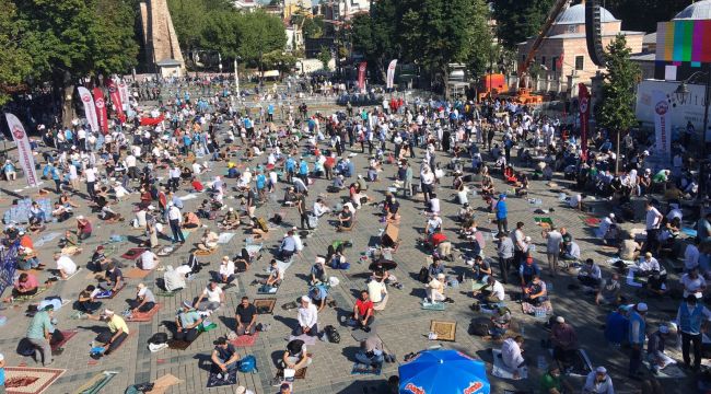 Namaz öncesi Ayasofya'da yoğun kalabalık - Gündem - AYKIRI