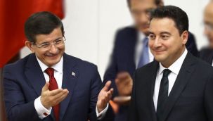 Davutoğlu ve Babacan'dan 30 Ağustos paylaşımı