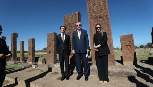 Devlet protokolünü ağırlamıştı, Ahlat Kaymakamı Erkan İsa Erat FETÖ'den açığa alındı