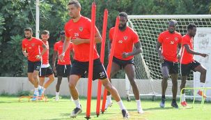 Hatayspor-Erzurumspor maçı koronavirüs nedeniyle ertelendi