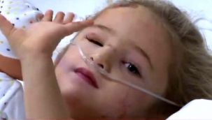 Enkazdan kurtarılan Elif bebekten ilk görüntü! Türkiye'ye el salladı... 