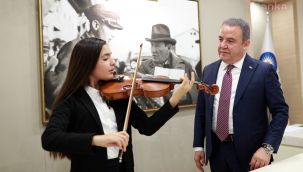 13 yaşındaki Elif, keman performansıyla Amerika'da üçüncülük aldı!