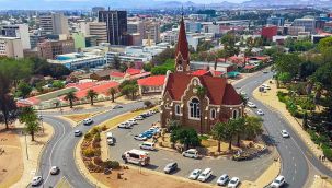 Namibya seçimlerini Adolf Hitler kazandı!