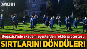 Boğaziçi'nde rektörlük devir tesliminde hocalardan protesto: Cübbeleriyle sırtlarını döndüler