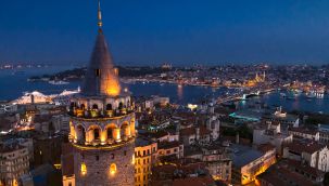 Galata'nın ışıklarına küfreden Ak Partili sosyal medyanın dilinde