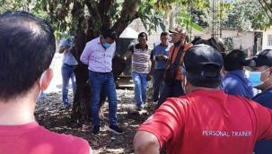 Meksika'da iyi hizmet vermeyen belediye başkanı ağaca bağlandı!