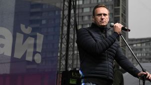 Putin muhalifi Navalniy yine gözaltına alındı