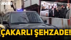 Çakarlı araç kullanan Kayıhan Osmanoğlu'nu fesli grup karşıladı, 'şehzade' ilan etti!