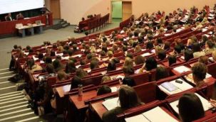 Sağlık Bakanı Fahrettin Koca'dan üniversitelerde yüz yüze eğitim açıklaması geldi