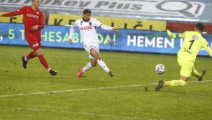 Bakasetas takımını sırtlıyor, Trabzonspor zirve takibini bırakmıyor!