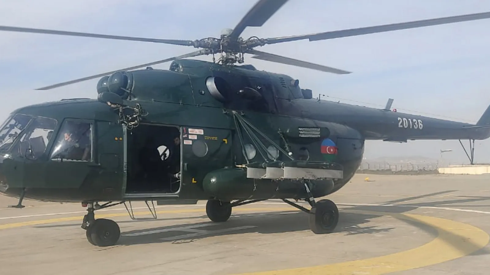 Azerbaycan ordusuna ait helikopter düştü: 14 şehit