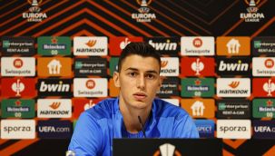 Fenerbahçe'de Berke Özer beğeni topladı