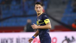 Fenerbahçe'de Mesut Özil'den takım arkadaşlarına uyarı