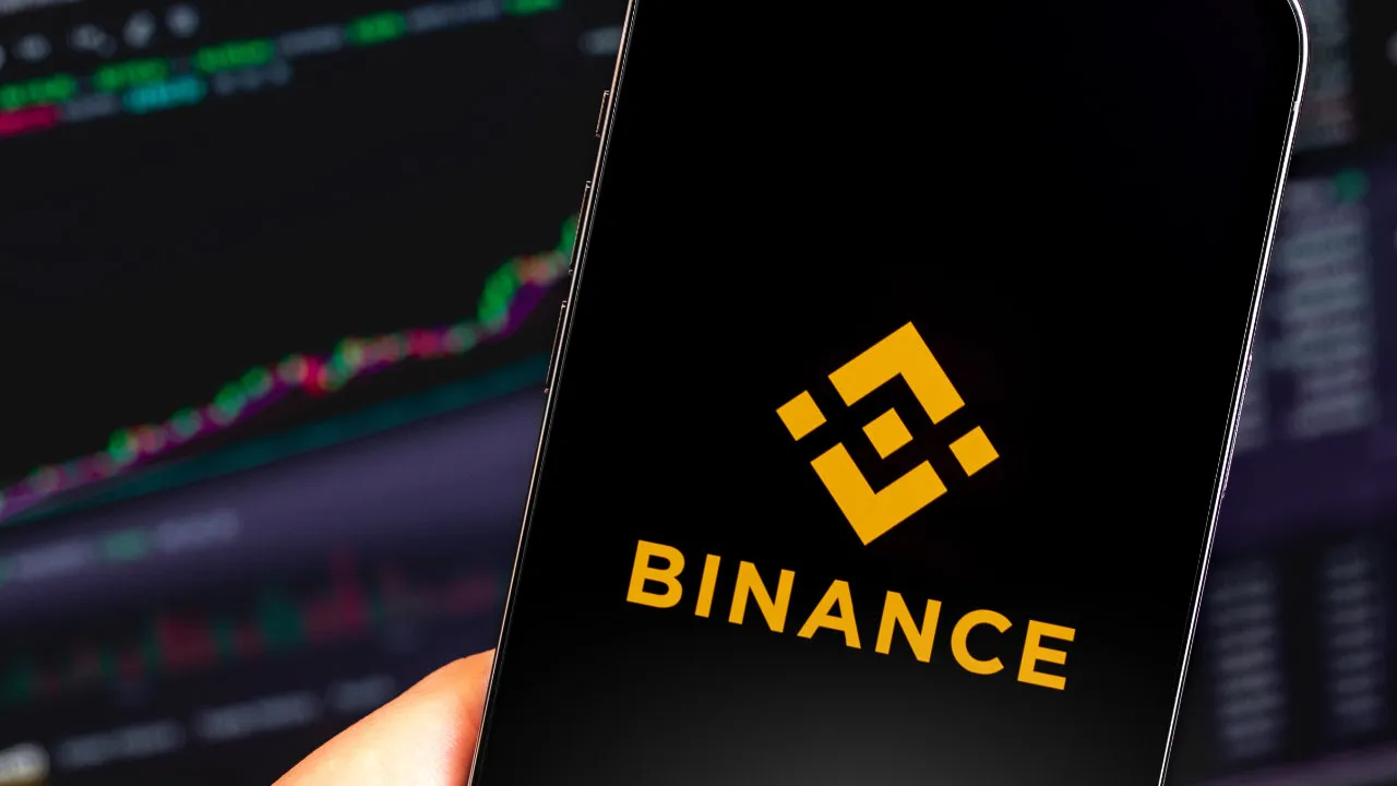 Kripto parada şok: Binance tüm para çekme işlemlerini askıya aldı!