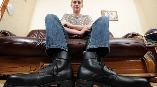 Dünyanın en büyük ayaklı insanı: Ayak fetişistleri peşimi bırakmıyor